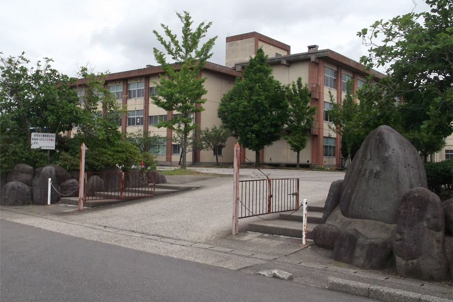 新潟県立荒川高等学校