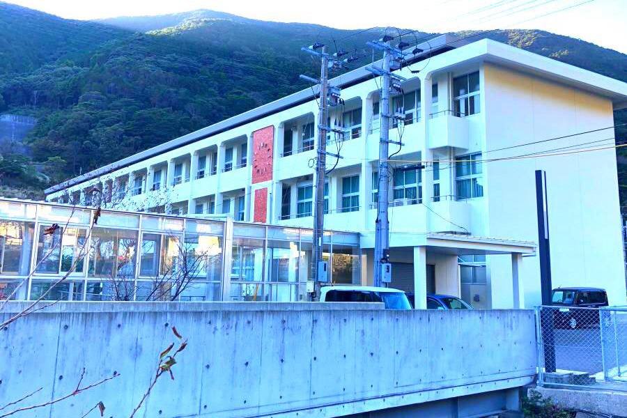 新上五島町立奈良尾中学校
