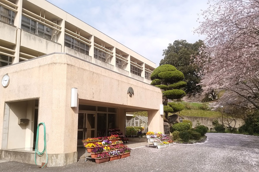 橿原市立畝傍中学校