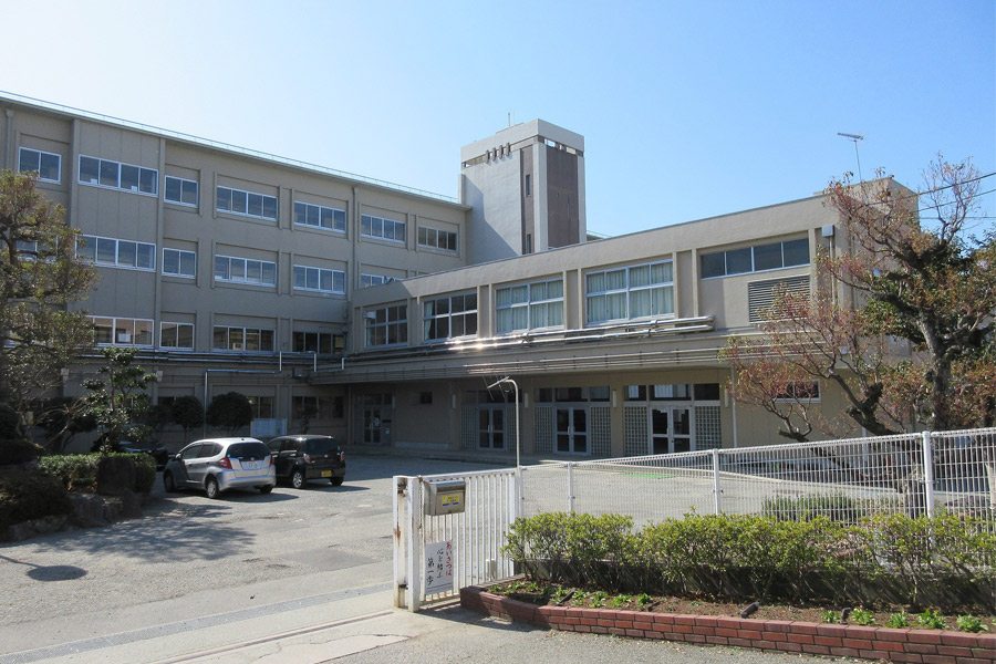 宝塚市立宝塚中学校