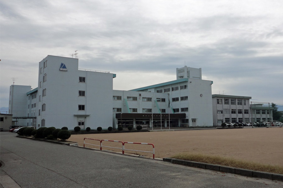 富山市立奥田中学校