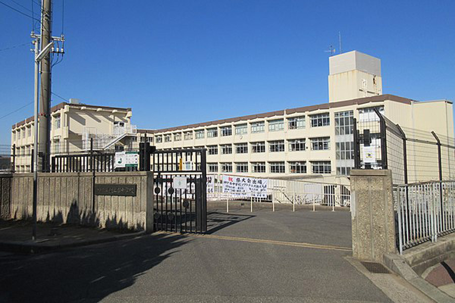 神戸市立桃山台中学校