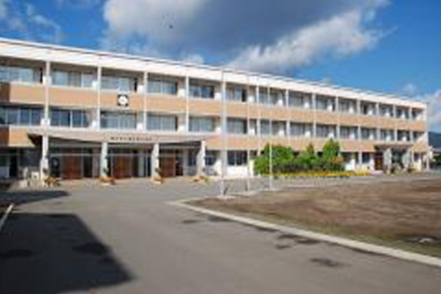 滝沢市立滝沢南中学校