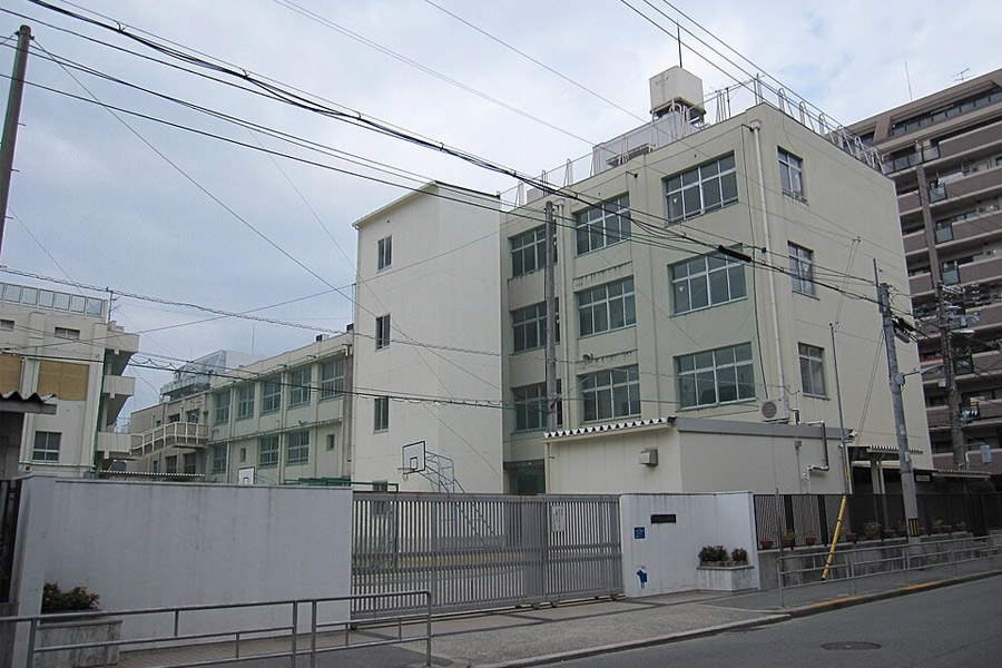 大阪市立堀江中学校